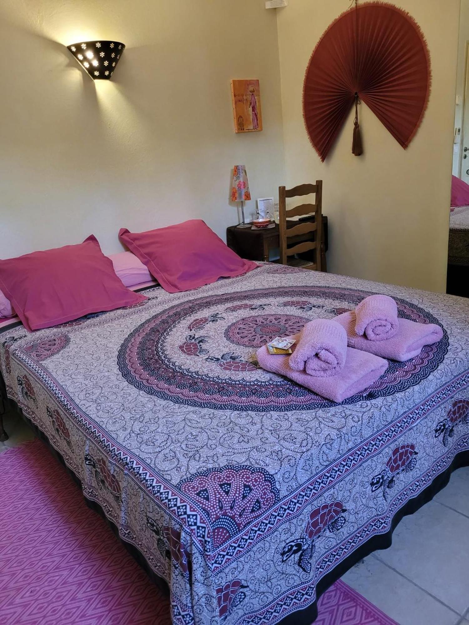 La Maison De Jenny Panzió Montauroux Kültér fotó